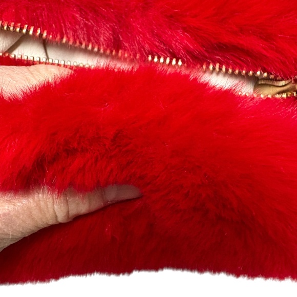 bag heart red furry small pocket 4x6.6 removable chain strap - Picture 11 of 12